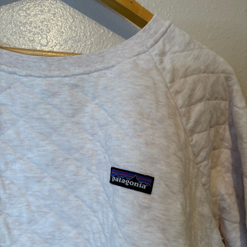 Patagonia Light Heather Gray Quilted Pullover Sweatshirt - Picture 2 of 6